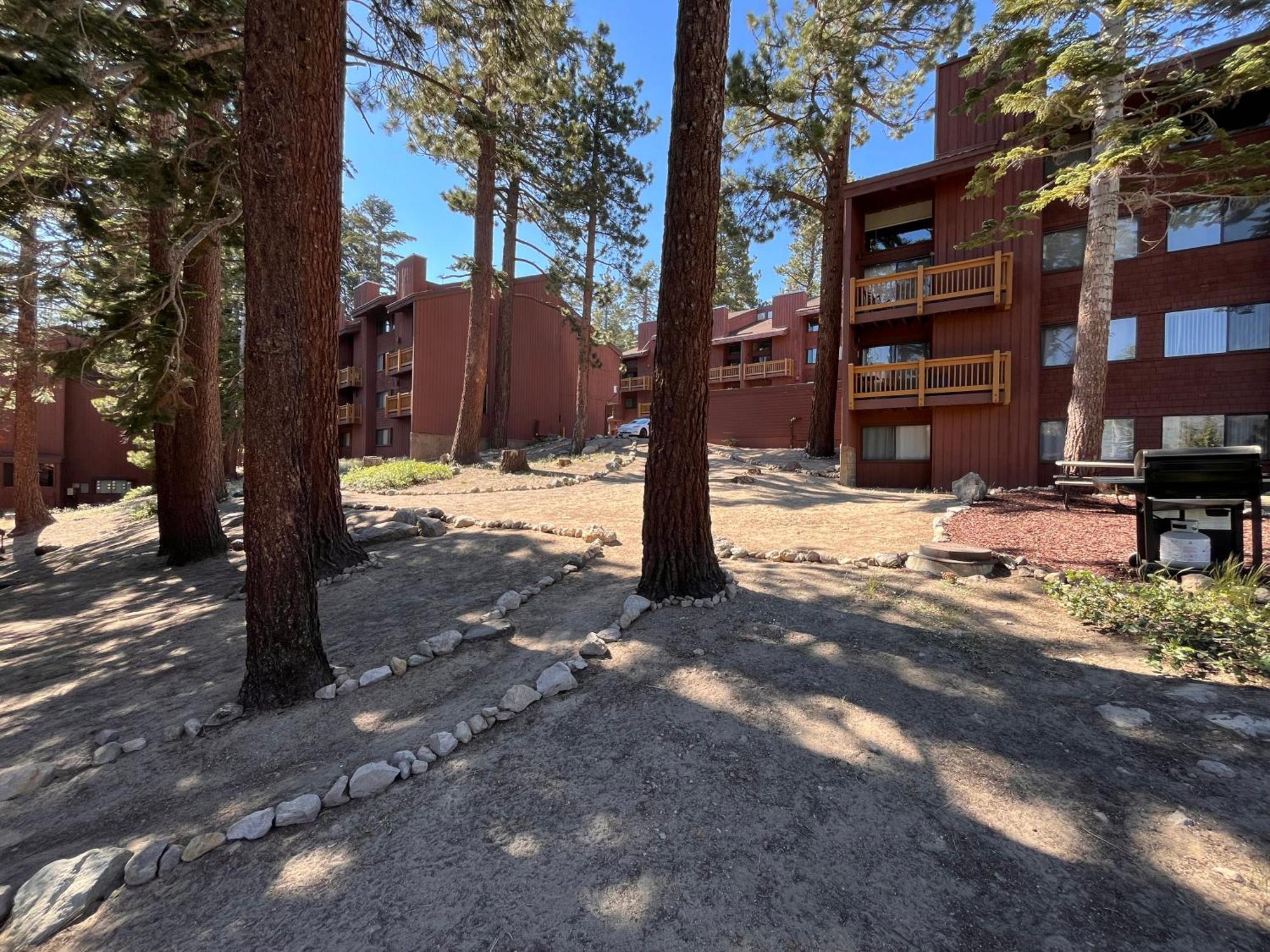 Tastefully Remodeled Condo At Mammoth Ski & Racquet Club, Hot Tub, Garage, 10 Min Walk To Ski Lifts Mammoth Lakes Eksteriør billede