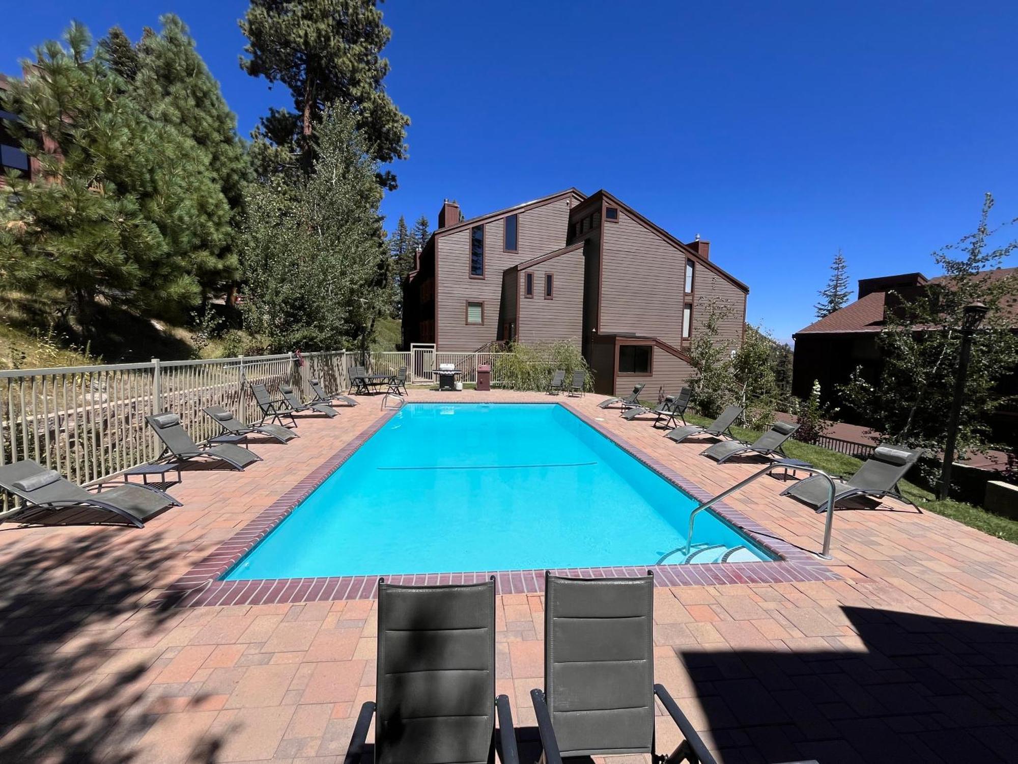 Tastefully Remodeled Condo At Mammoth Ski & Racquet Club, Hot Tub, Garage, 10 Min Walk To Ski Lifts Mammoth Lakes Eksteriør billede