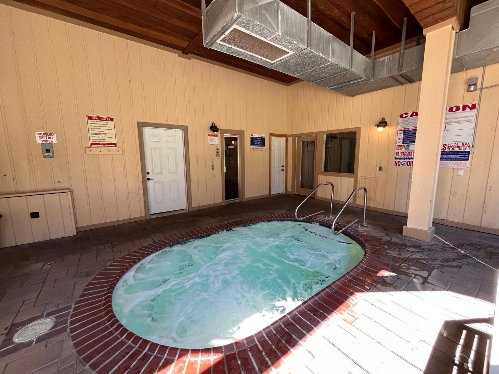 Tastefully Remodeled Condo At Mammoth Ski & Racquet Club, Hot Tub, Garage, 10 Min Walk To Ski Lifts Mammoth Lakes Eksteriør billede