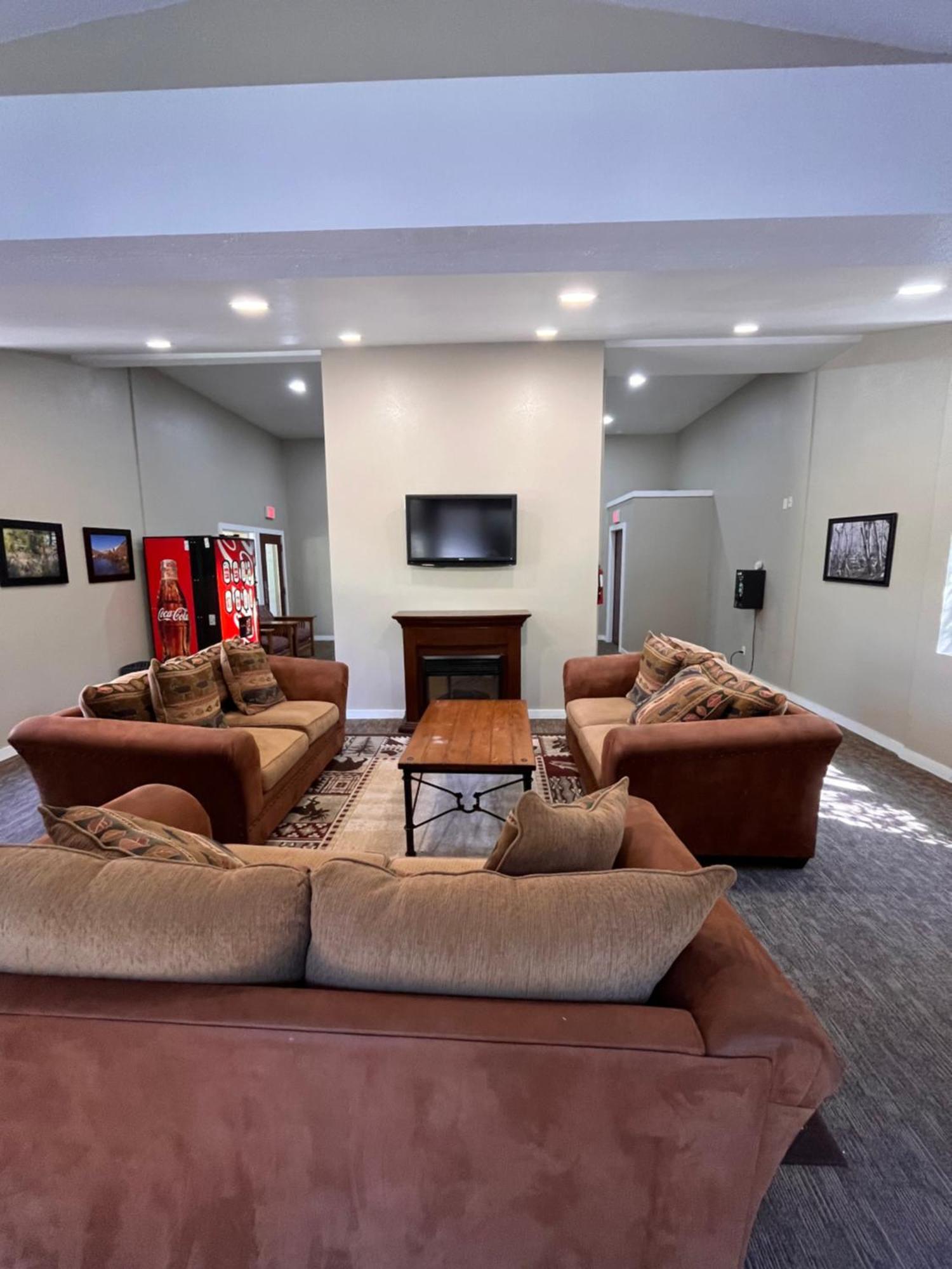 Tastefully Remodeled Condo At Mammoth Ski & Racquet Club, Hot Tub, Garage, 10 Min Walk To Ski Lifts Mammoth Lakes Eksteriør billede