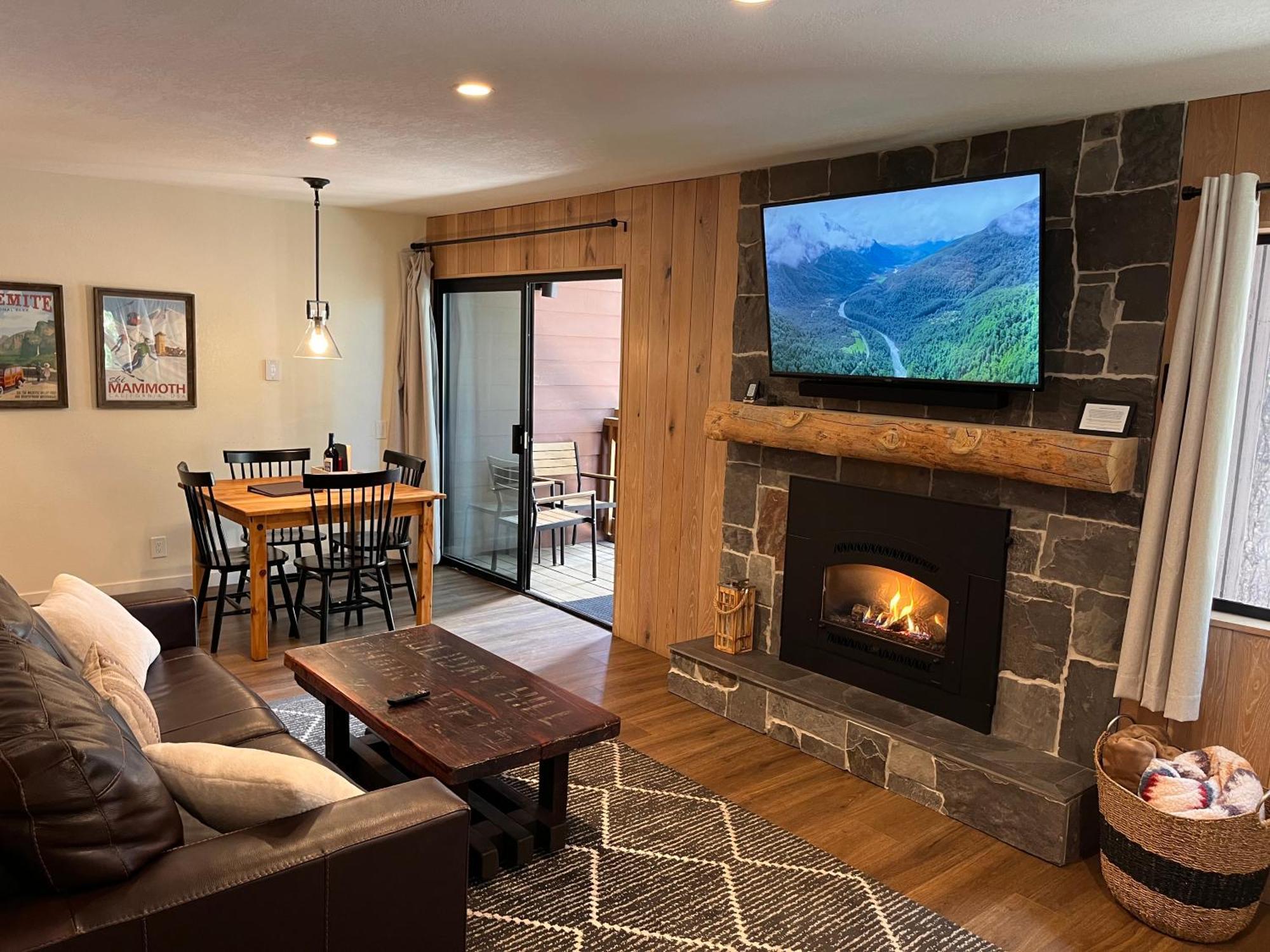 Tastefully Remodeled Condo At Mammoth Ski & Racquet Club, Hot Tub, Garage, 10 Min Walk To Ski Lifts Mammoth Lakes Eksteriør billede