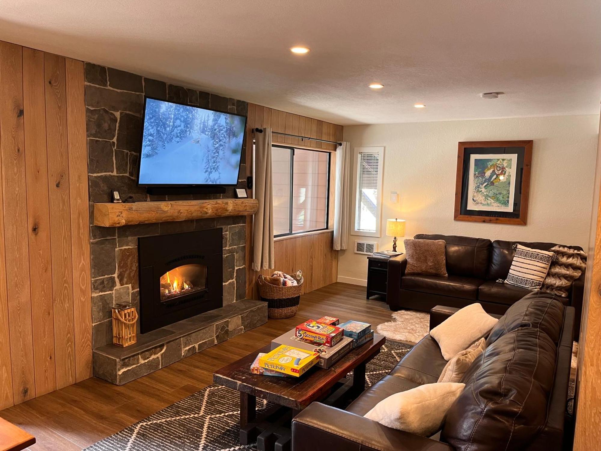 Tastefully Remodeled Condo At Mammoth Ski & Racquet Club, Hot Tub, Garage, 10 Min Walk To Ski Lifts Mammoth Lakes Eksteriør billede