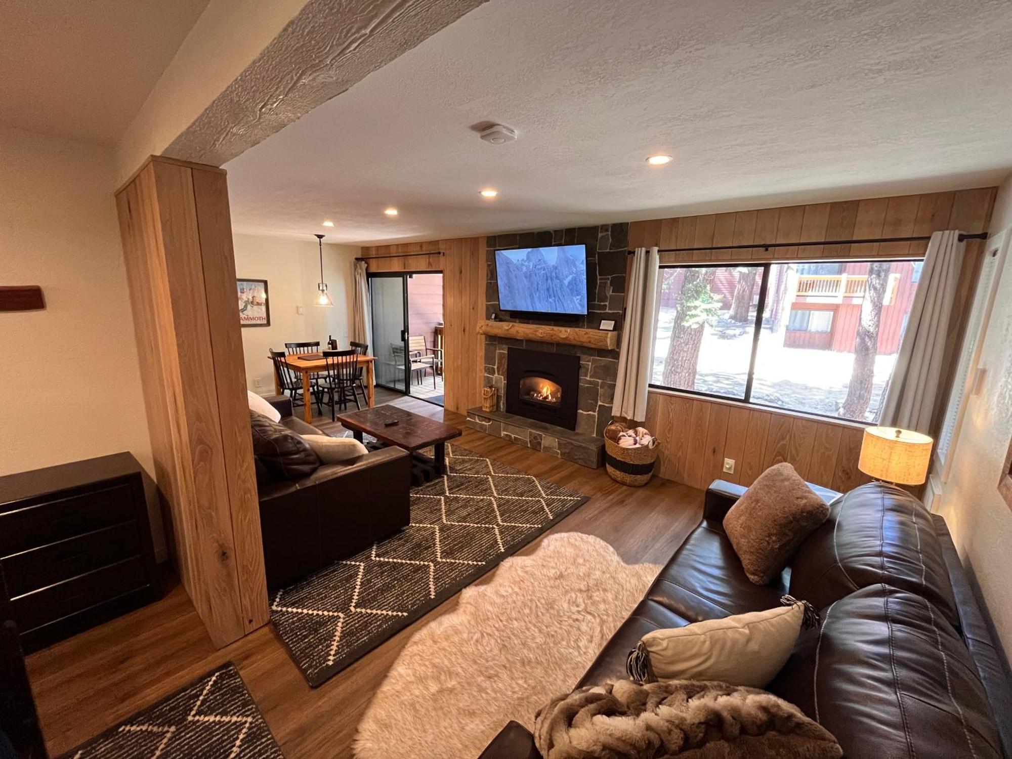 Tastefully Remodeled Condo At Mammoth Ski & Racquet Club, Hot Tub, Garage, 10 Min Walk To Ski Lifts Mammoth Lakes Eksteriør billede