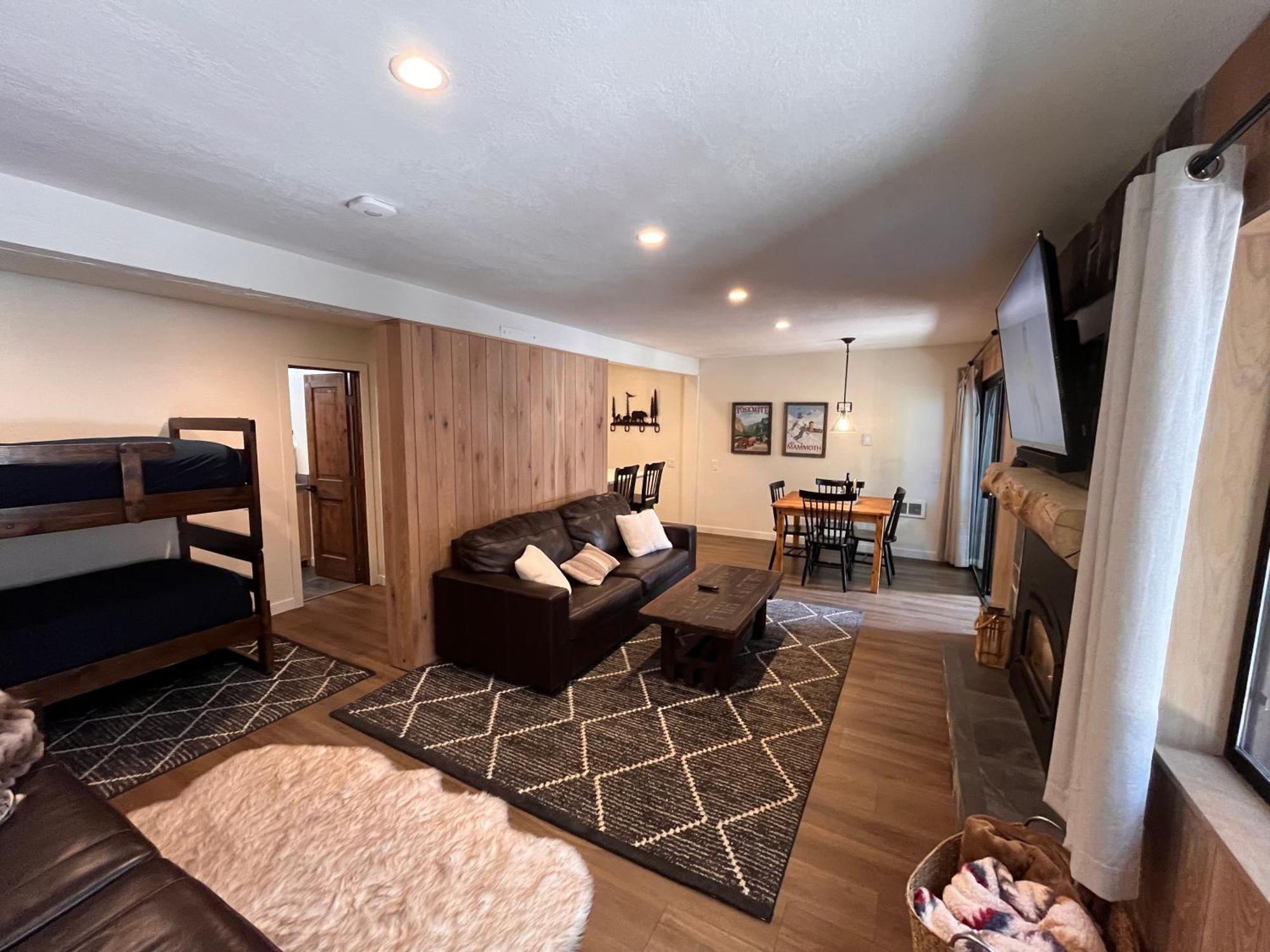 Tastefully Remodeled Condo At Mammoth Ski & Racquet Club, Hot Tub, Garage, 10 Min Walk To Ski Lifts Mammoth Lakes Eksteriør billede