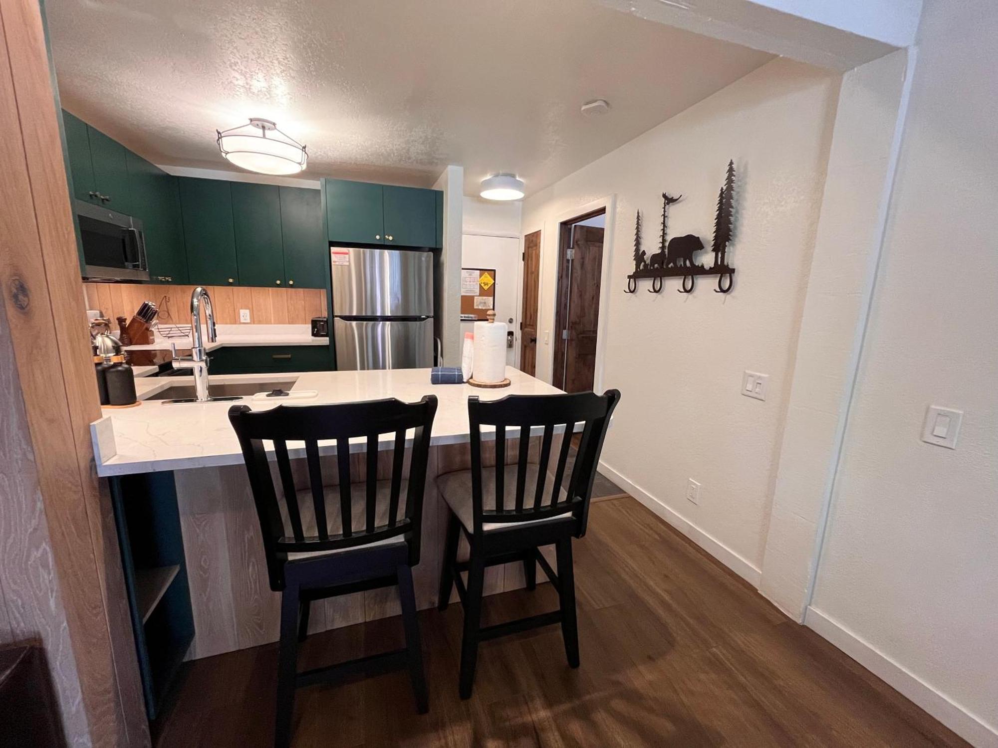 Tastefully Remodeled Condo At Mammoth Ski & Racquet Club, Hot Tub, Garage, 10 Min Walk To Ski Lifts Mammoth Lakes Eksteriør billede