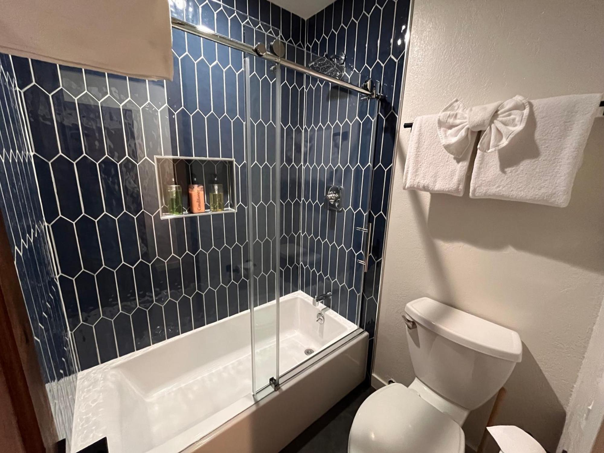 Tastefully Remodeled Condo At Mammoth Ski & Racquet Club, Hot Tub, Garage, 10 Min Walk To Ski Lifts Mammoth Lakes Eksteriør billede