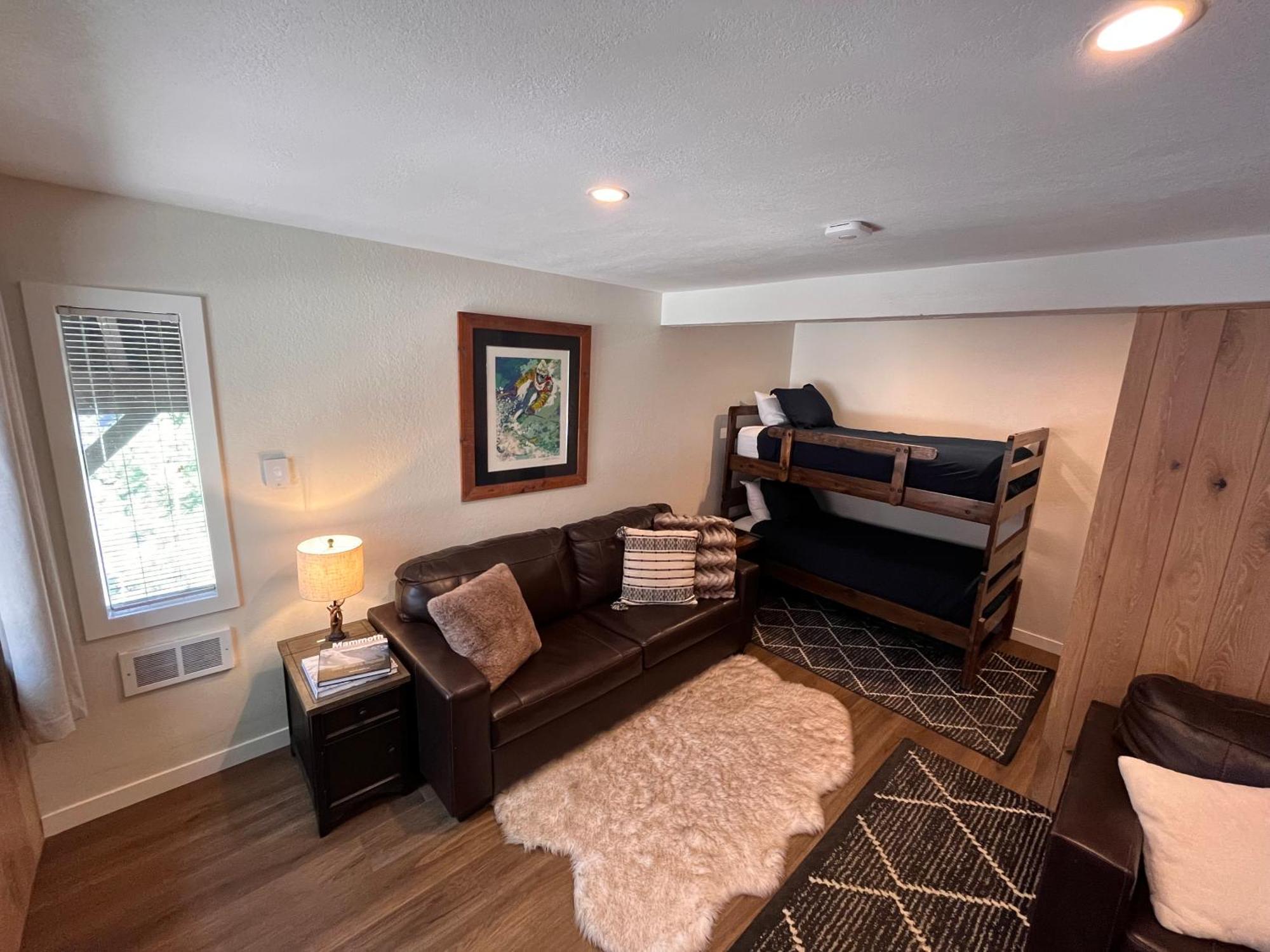 Tastefully Remodeled Condo At Mammoth Ski & Racquet Club, Hot Tub, Garage, 10 Min Walk To Ski Lifts Mammoth Lakes Eksteriør billede