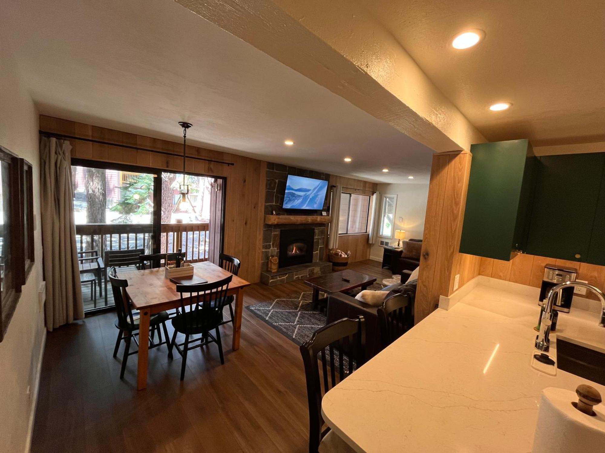Tastefully Remodeled Condo At Mammoth Ski & Racquet Club, Hot Tub, Garage, 10 Min Walk To Ski Lifts Mammoth Lakes Eksteriør billede
