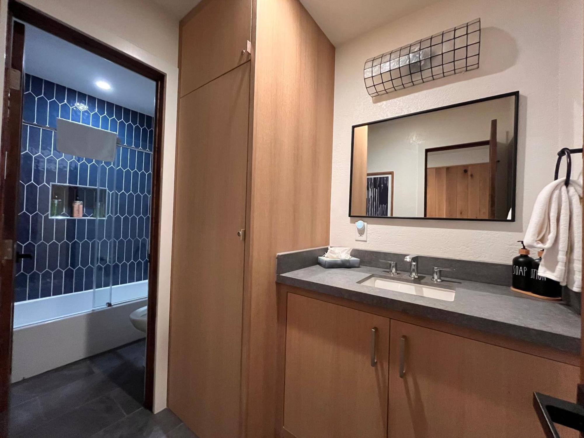 Tastefully Remodeled Condo At Mammoth Ski & Racquet Club, Hot Tub, Garage, 10 Min Walk To Ski Lifts Mammoth Lakes Eksteriør billede