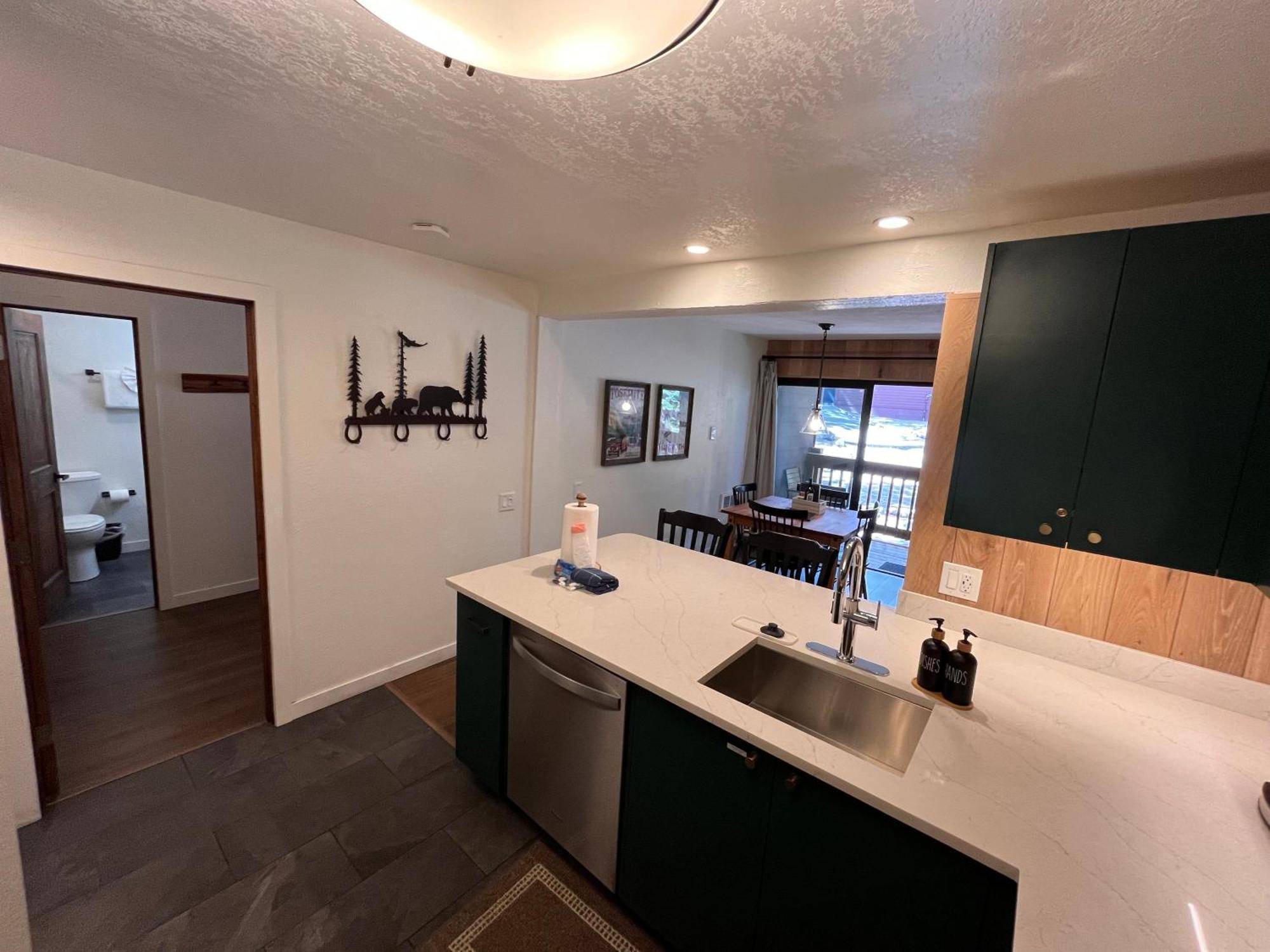 Tastefully Remodeled Condo At Mammoth Ski & Racquet Club, Hot Tub, Garage, 10 Min Walk To Ski Lifts Mammoth Lakes Eksteriør billede