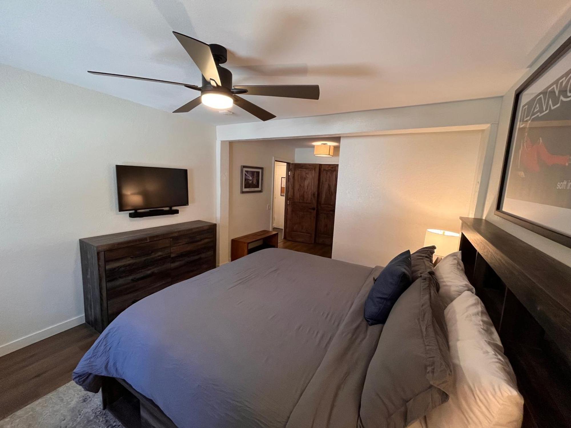 Tastefully Remodeled Condo At Mammoth Ski & Racquet Club, Hot Tub, Garage, 10 Min Walk To Ski Lifts Mammoth Lakes Eksteriør billede