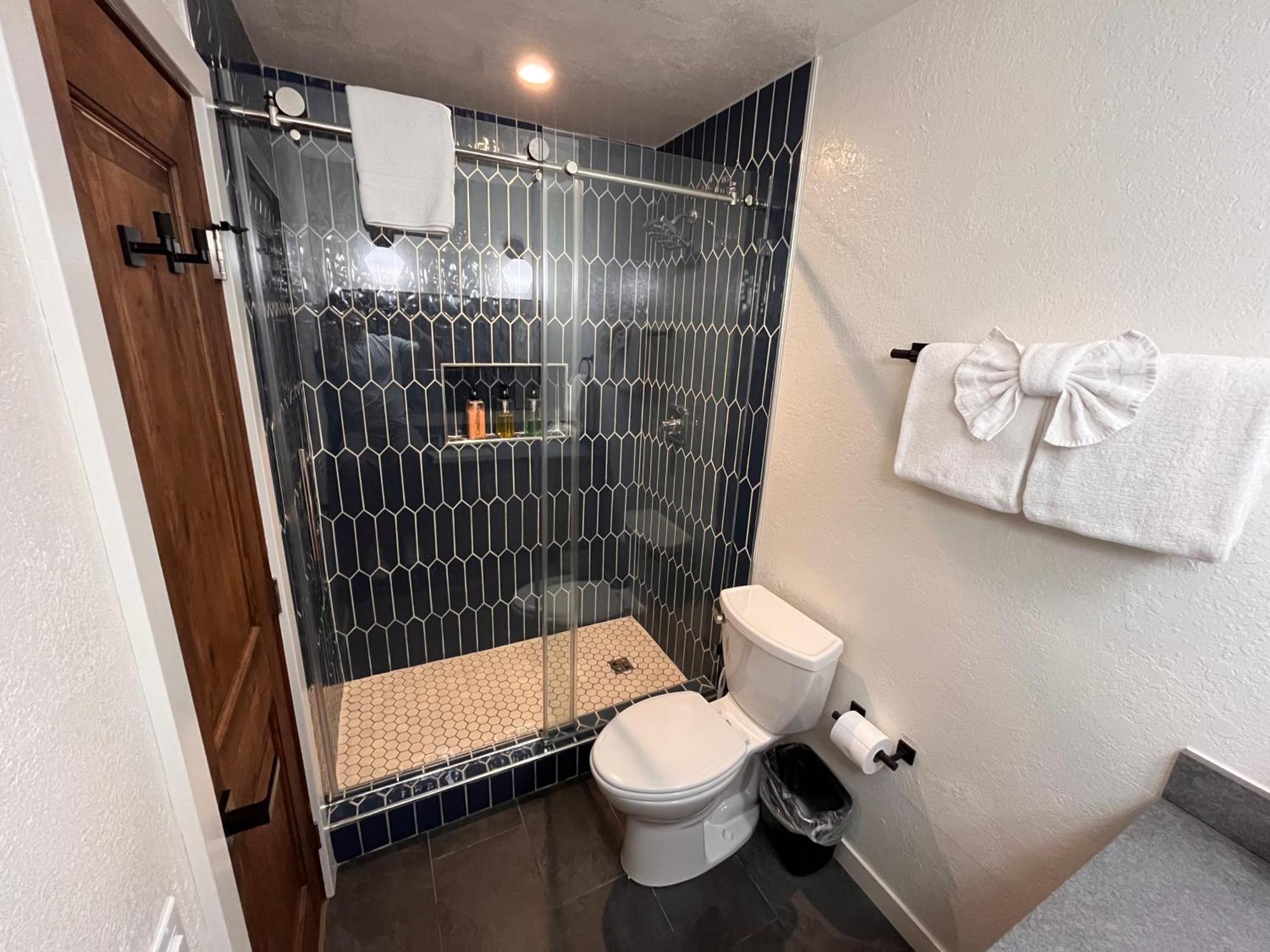 Tastefully Remodeled Condo At Mammoth Ski & Racquet Club, Hot Tub, Garage, 10 Min Walk To Ski Lifts Mammoth Lakes Eksteriør billede